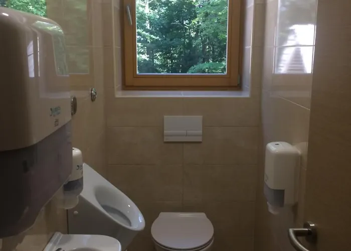 Koca Planina Nad Vrhniko Gæstehus