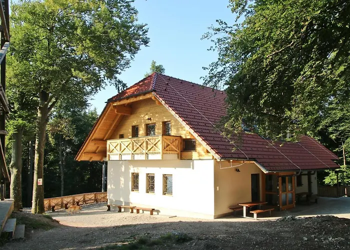 Koca Planina Nad Vrhniko Casa de hóspedes